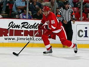Marian Hossa scored 40 goals during the regular season but flopped in the playoffs. Will he return to Detroit or sign with another team? We soon find out. (DFP)