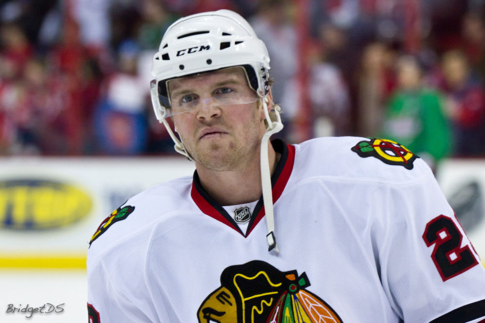 Blackhawks’ Bryan Bickell Out 3 Weeks with Wrist Surgery