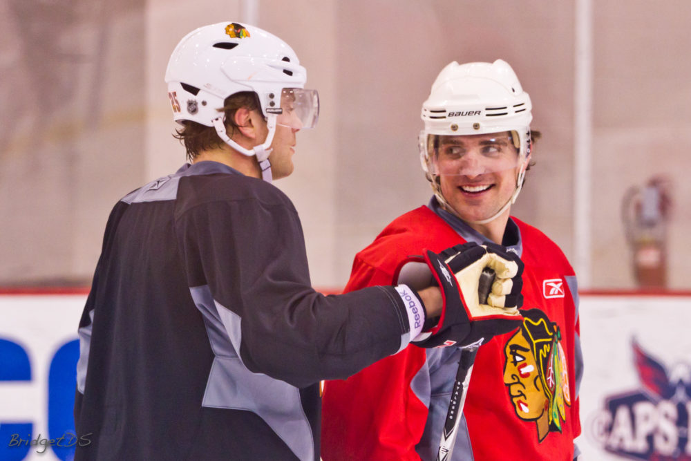 Patrick Sharp having fun with teammate Viktor Stalberg (courtesy of BridgetDS)