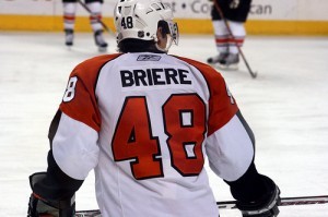 Former center Danny Briere will try again to move to wing and stay healthy for an entire season. (Image Credits: valorfaerie)