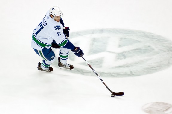 Reportedly, Ryan Kesler only wants to be traded to the Blackhawks or Penguins. (Clydeorama/Flickr)