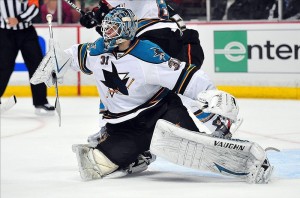 Stars trade for Antti Niemi Sharks