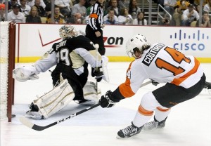 Fleury had a disastrous series against the Flyers last April (Charles LeClaire-US PRESSWIRE)