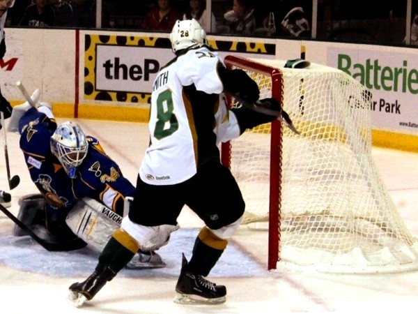 Reilly's 2nd goal of the night (Ross Bonander / THW)