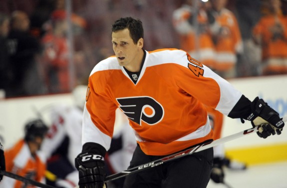 Despite the blown opportunity in Sunrise, Vinny Lecavalier extended his point streak to three games.