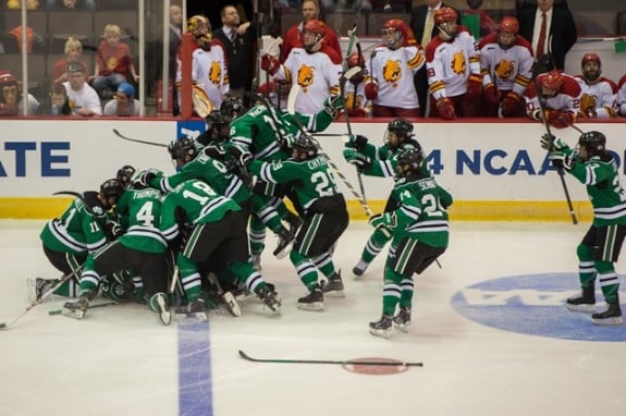 UND's on-ice celebration after Connor Gaarders goal (Eric Classen /UND Athletics)