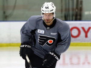 Kimmo Timonen recently returned to the ice for the first time this season [photo: Amy Irvin]
