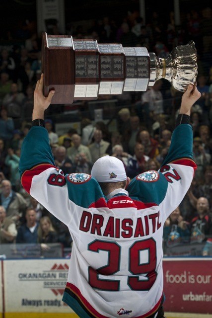 (Marissa Baecker/ Shoot The Breeze) Another angle of Draisaitl celebrating with the Ed Chynoweth Cup after leading Kelowna and tying for first overall in WHL playoff scoring with 28 points in 19 games.