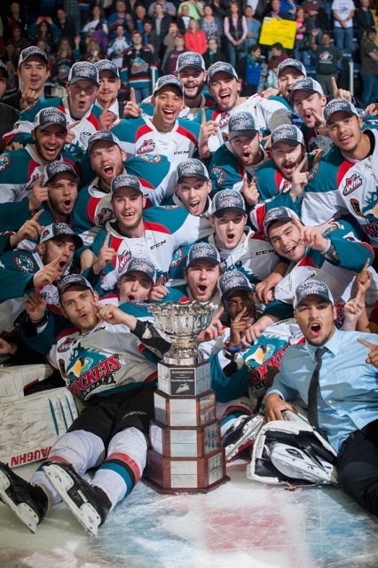 (Marissa Baecker/Shoot The Breeze) The Kelowna Rockets pose with the Ed Chynoweth Cup after winning the WHL championship by sweeping the Brandon Wheat Kings. Today, the Rockets open the Memorial Cup tournament against the host Quebec Remparts.