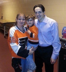 Danny Briere with Kaylin and her mother back in April of 2013. (Photo Credit: Michael DeNicola, The Orange & Black Pack)