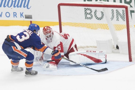 Mathew Barzal, Jonathan Bernier