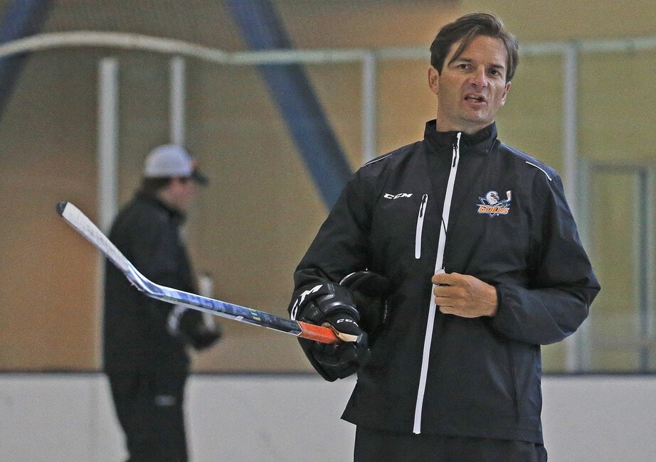 Ducks Hire Eakins as Head Coach