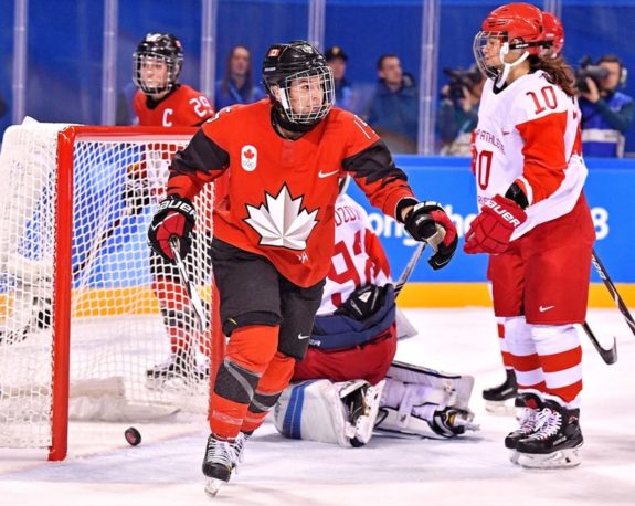 Canada forward Melodie Daoust
