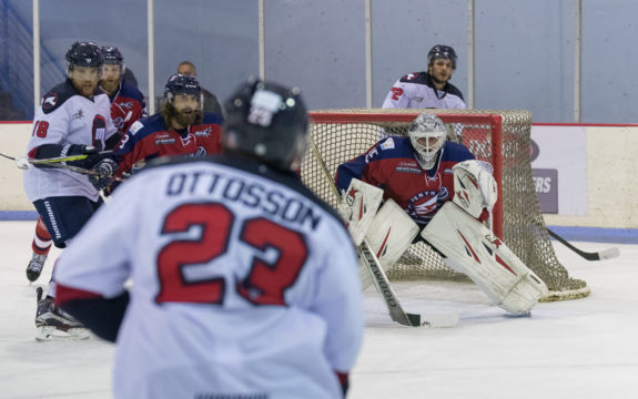 Peter Di Salvo with the Perth Thunder of the AIHL