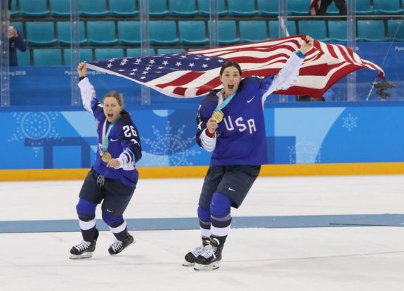 Kendall Coyne (26) and Hilary Knight
