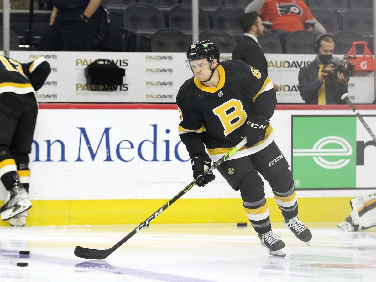 Karson Kuhlman, Boston Bruins