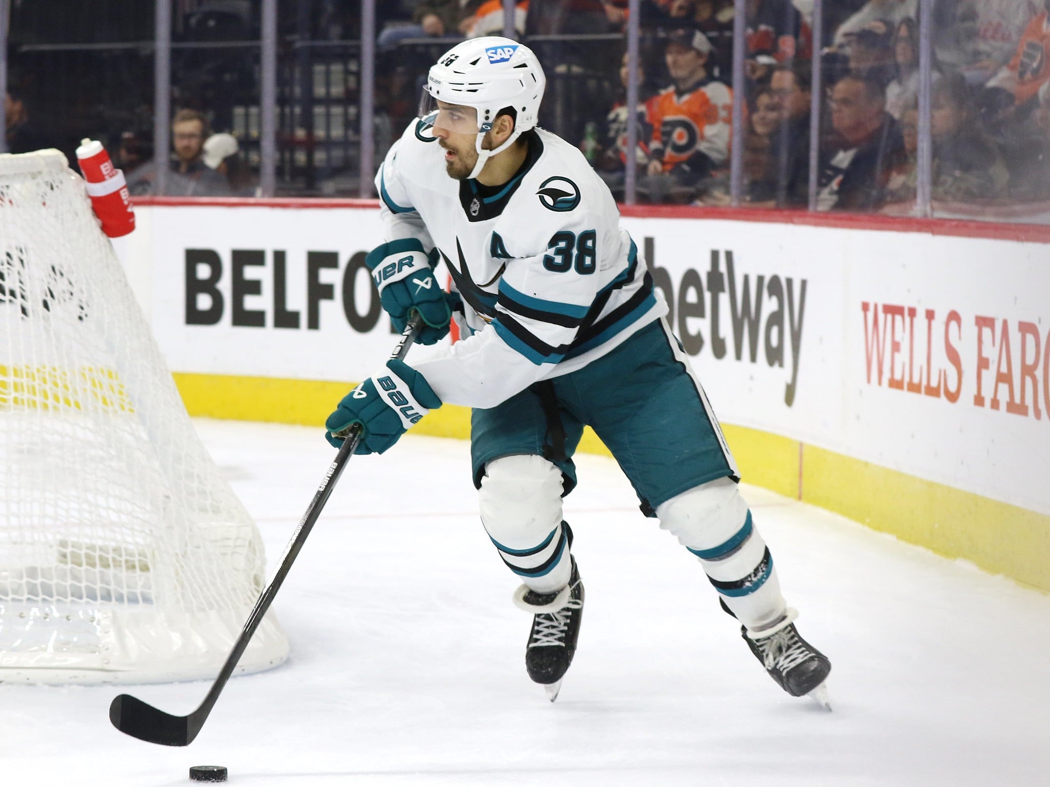 Chicago Blackhawks Need to Sign Mario Ferraro