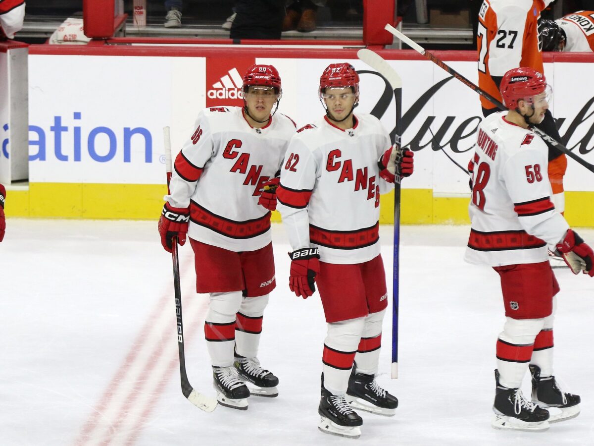 Jesperi Kotkaniemi Teuvo Teravainen Carolina Hurricanes