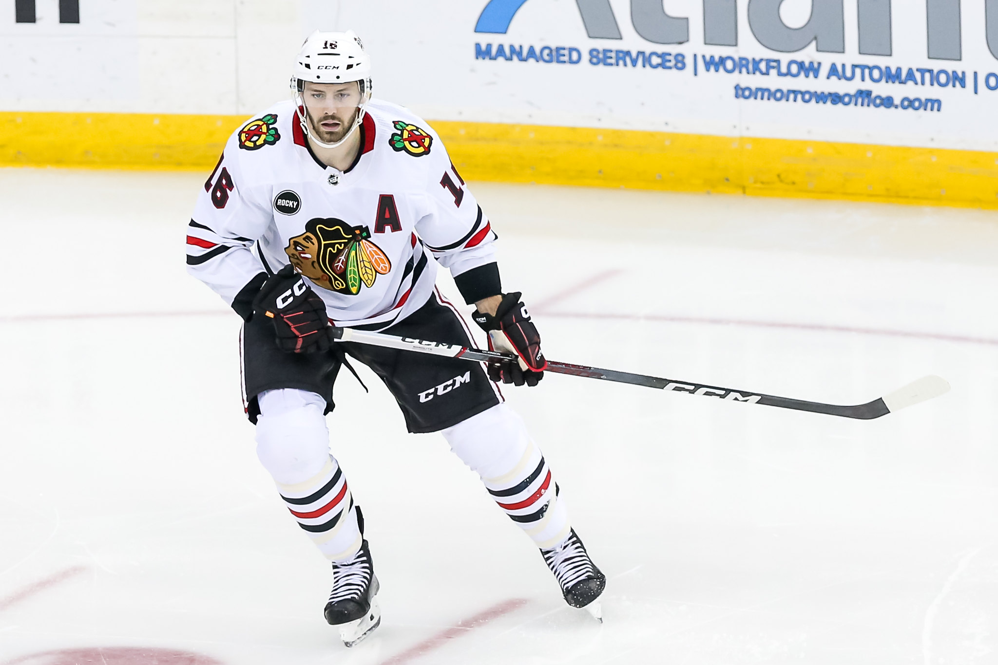 Oilers Acquire Jason Dickinson in 3-Player Trade With Blackhawks