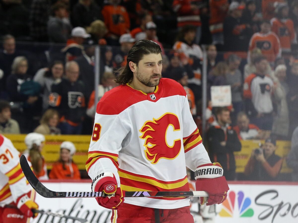 Chris Tanev Calgary Flames
