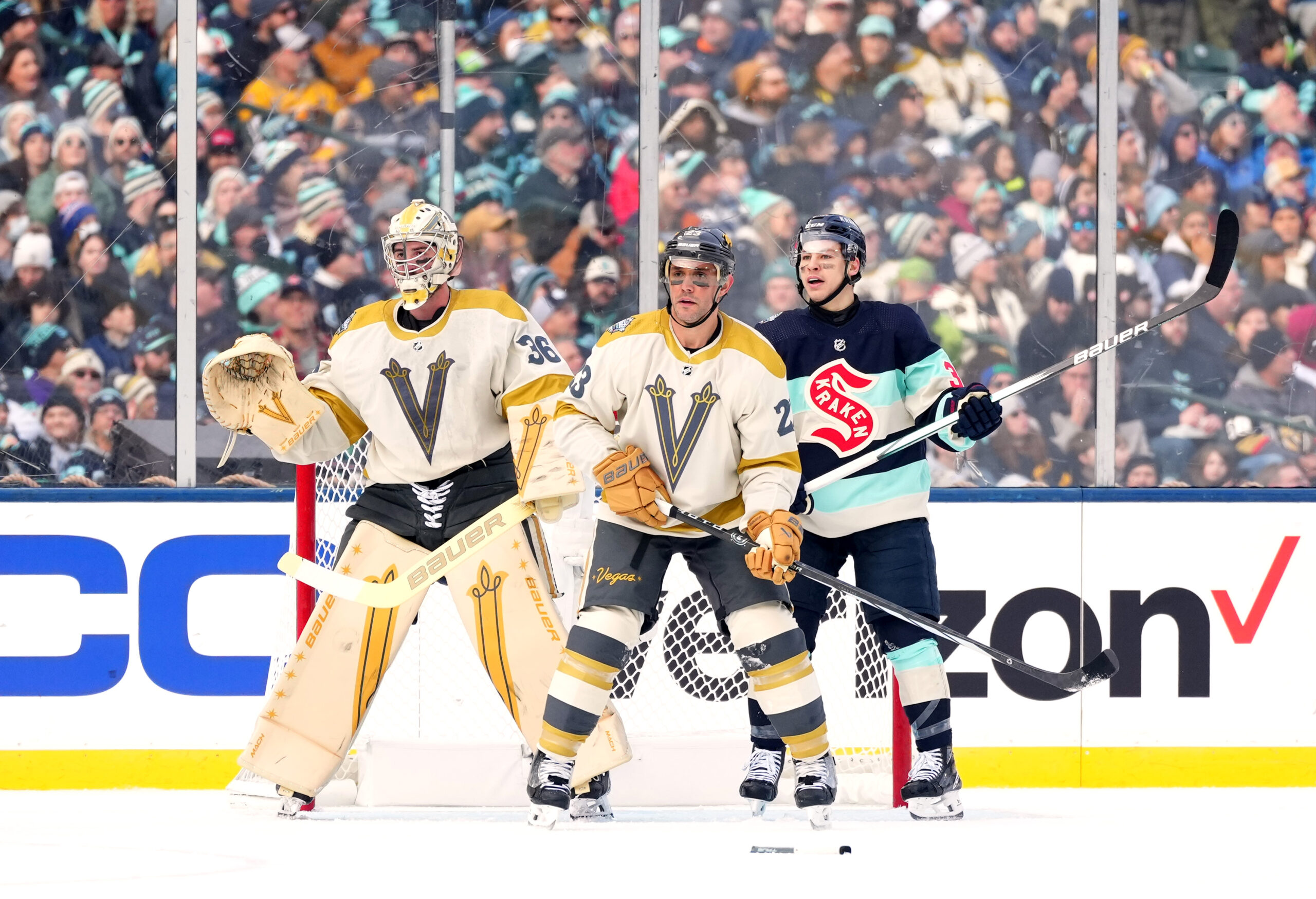 Capitals Acquire Logan Thompson From Golden Knights