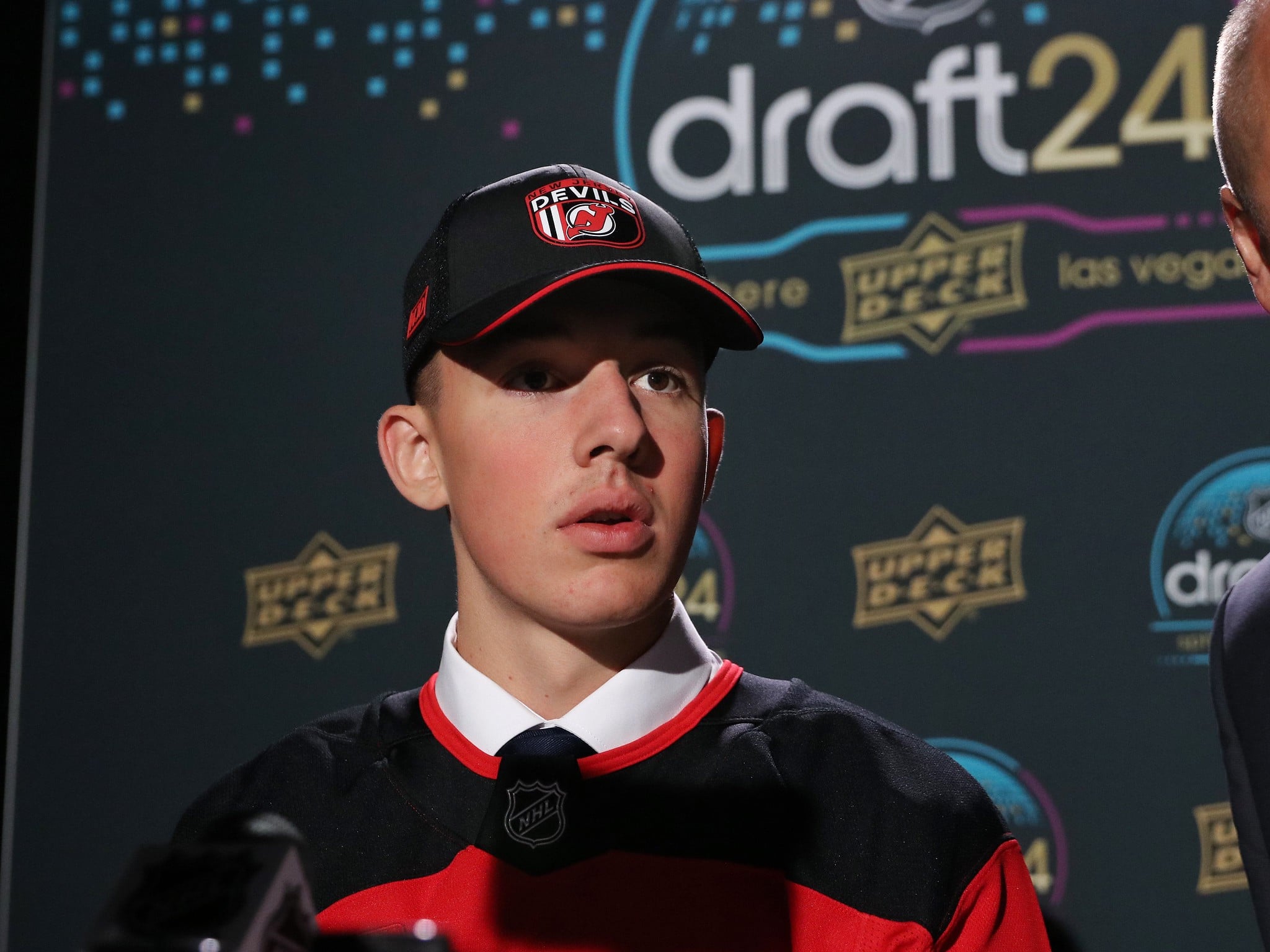 Devils Sign Anton Silayev to an Entry-Level Contract