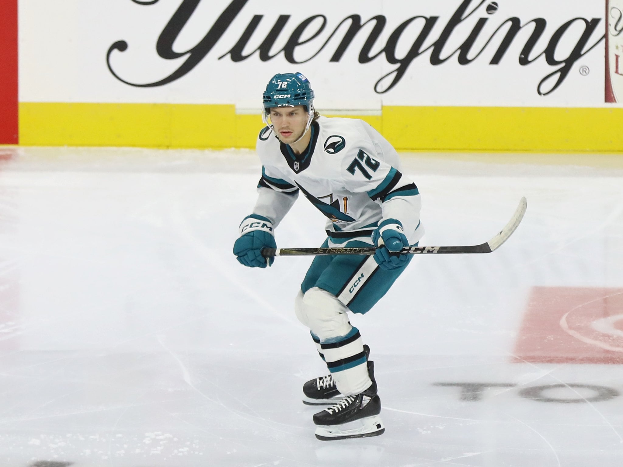 Sharks Sign William Eklund to 3-Year Extension