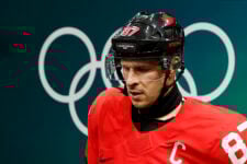 Sidney Crosby’s Injury Casts Shadow Over Team Canada’s Olympic Push