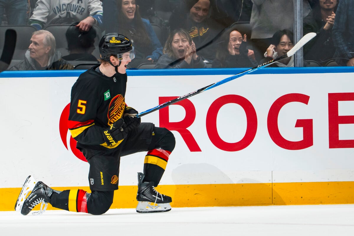 Tom Willander Vancouver Canucks