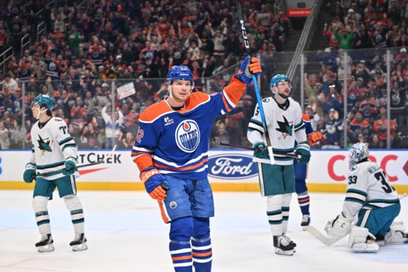 Oilers’ Vasily Podkolzin on Knoblauch’s Exit, Babcock’s Demands, and Future Goals