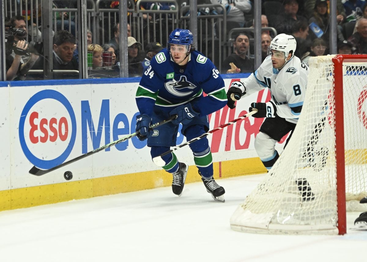 Linus Karlsson Vancouver Canucks