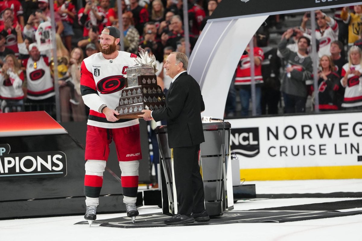 Jordan Staal Carolina Hurricanes 2026 Conn Smythe Trophy
